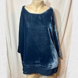 SOLD Soft Surroundings women’s velvet blue top large